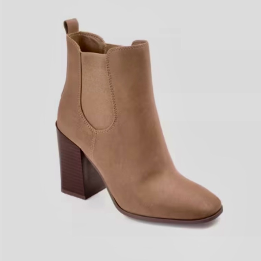 Journee Collection Women Maxxie TruComfort Foam Pull On Stacked Heel Booties 10